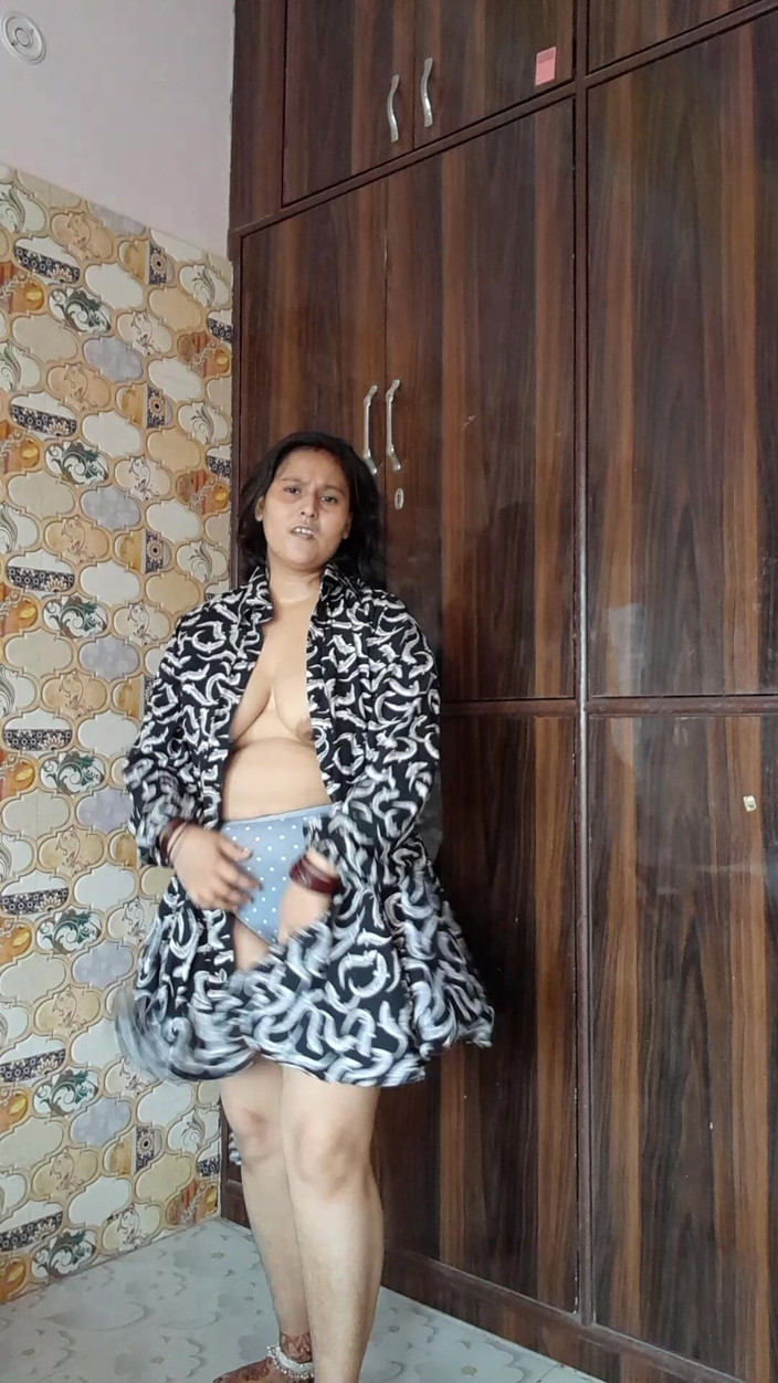 Puja555: Puja Bhabhi dansend