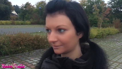 Laila Banx: O întâlnire sexuală cu grenadă grea cu spermă!