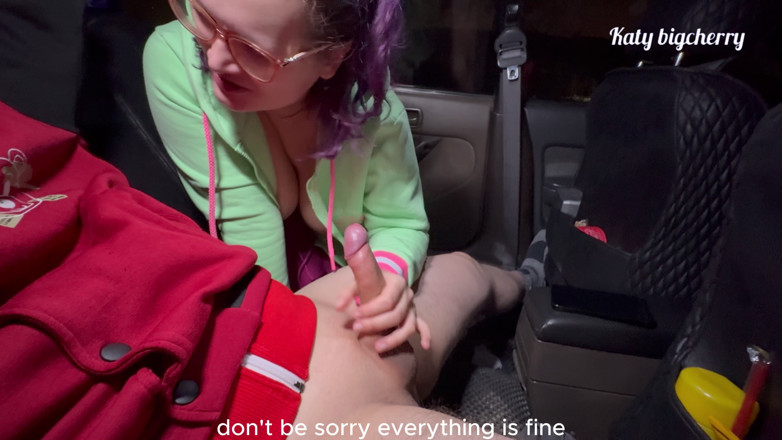 Katybigcherry: Üvey anne kışın arabada üvey oğlunu ısıtıyor