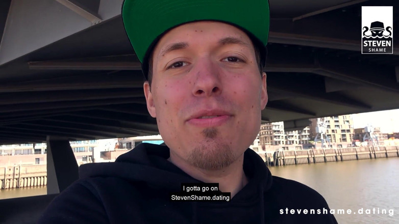 Steven Shame: Німецька мамка Джулія Ексклюсів отримує теплу сперму на свої великі фальшиві цицьки! StevenShame