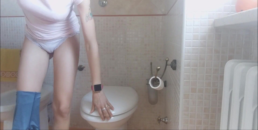 savannahamatoriale: 美しいおしっこ...オレンジで!私は狂っているのか、変態なのかも
