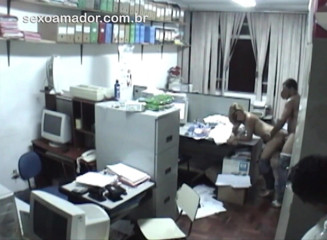 Amateurs videos: Horny employees having sex in the office after hours