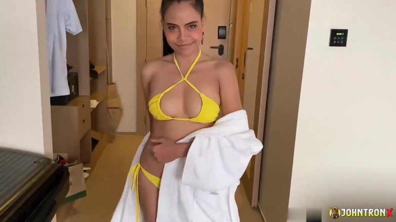 John Tron X: Johntronx - Ostry seks analny z gorącą laską w żółtym bikini