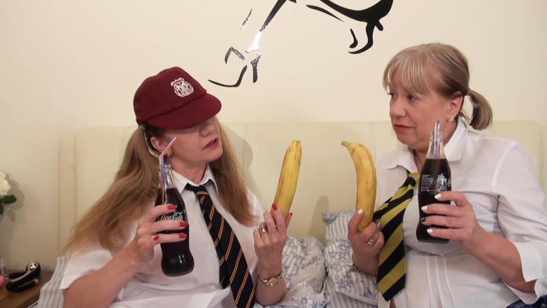 Dirty Doctors Clips - Mature British Lesbians: Trisha 그리고 Lily May는 존나 못생기고 학생일지도 모른다