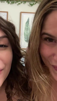 แม่น่าเย็ดและฉันแต่งหน้า! Spitty Drooly เลอะเทอะเลสเบี้ยนนมใหญ่จูบ - Chloe Kreams, Aderes Quin