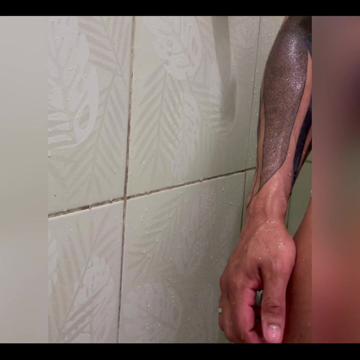 Pedro Surf: Biancheria intima bianca doccia e sega!