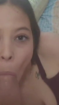 Dziewczyna ssie