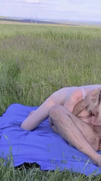 Premium - Kont naar mond prachtige blonde Rus wordt in haar kont geneukt voor hooch-sperma + bonus