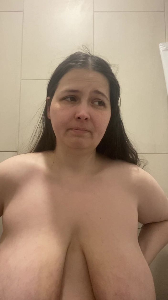 MissChrystalline: Chat, Sex Talk, See My Boobs and Pussy