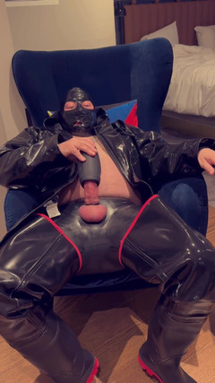 Rubber boots bull: Páteční noc v Waders