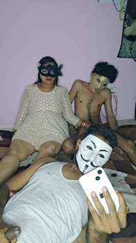 Ex-freund und freund hatten sex zu hause zu dritt