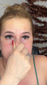 Tratteneri il respiro e prendi la faccia di rosso