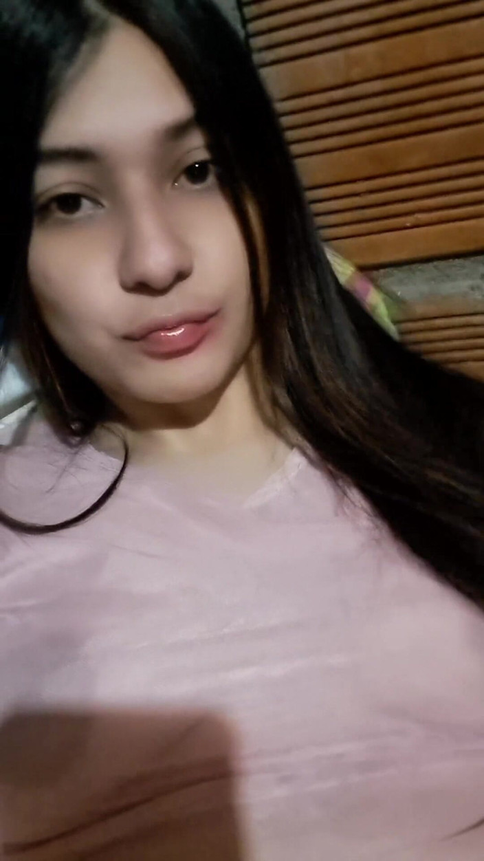 Yulieth Gomez: 滴る湿ったマスターベーションセッションが間近に捕まる