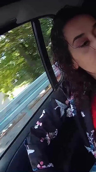 Turkiskfödd tonåring Jasmin Brud på väg till hennes nästa gruppknullsfest