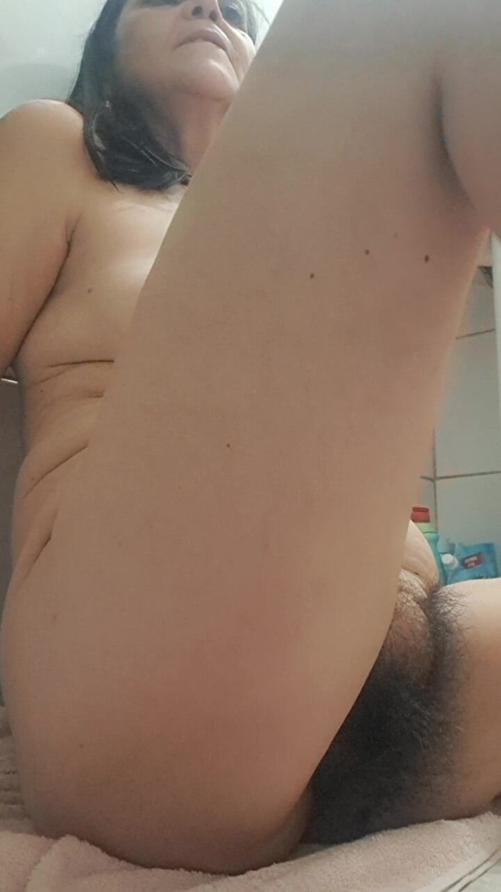 Mommy big hairy pussy: MILF Haarige Muschi