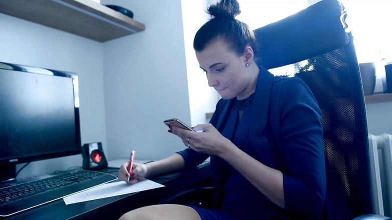 Czech Soles - foot fetish content: また仕事を台無しにしたのか!?私の足はあなたを罰します!