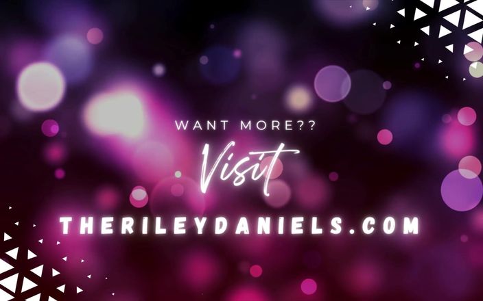 Riley Daniels: Adik tiri nyepong kontol di luar ruangan