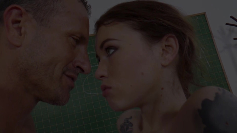 THAGSON: Девушки-студентки и учителя под стражей, класс 1