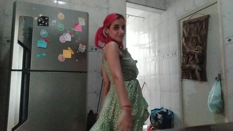Ms Candy Bunny: Aku tanpa celana dalam!