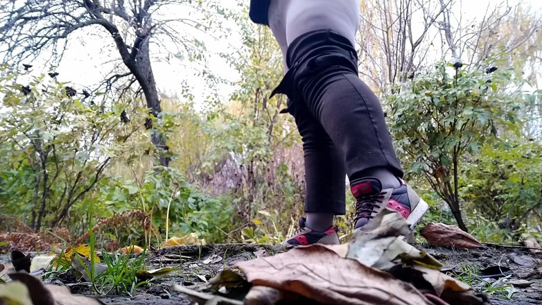 OurFetishLife: 스쿼트할 때 성숙한 곡선미