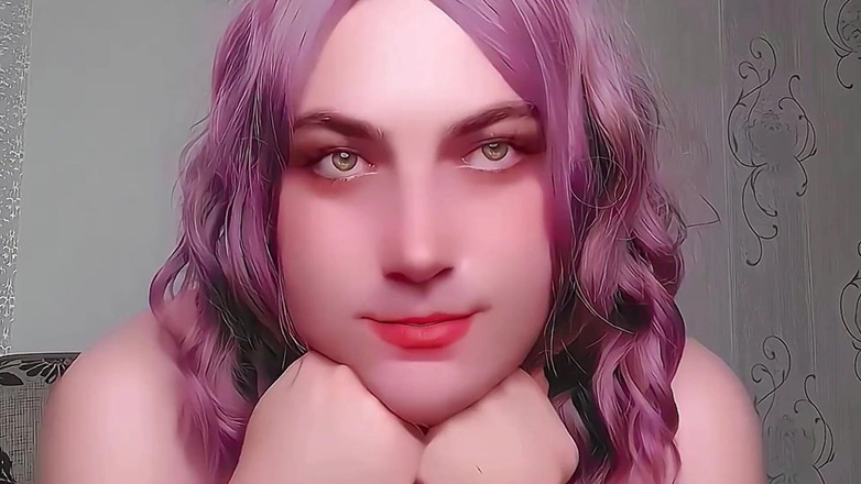 Kitty_Cross: Ragazza trans giocherellona tirando lentamente in piedi le calze