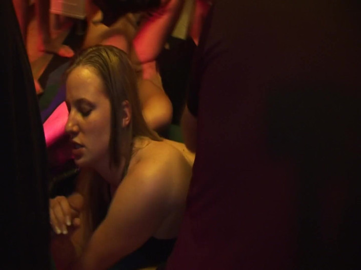 Fickparty: Shameless german gangbang orgy!