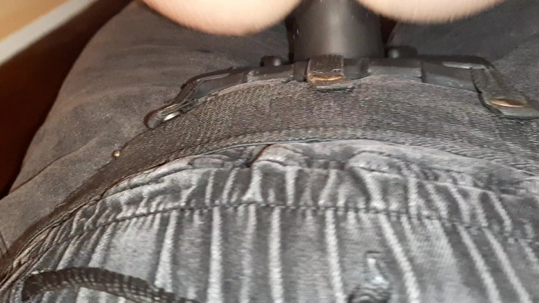 Lesbian-illusion: Я трахав свою струнку дружину, не чекаючи, поки вона вийде з туалету