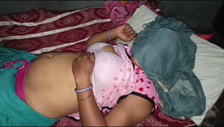 Savita5343: Am învățat-o pe fiica vitregă a fratelui meu să facă sex...