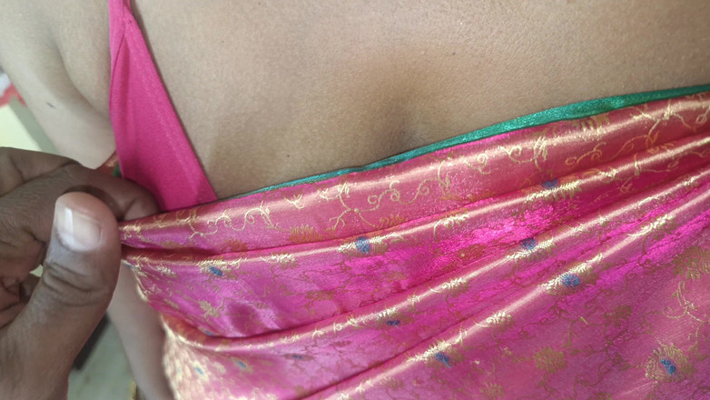Laxi ammu: La casalinga Saree Show