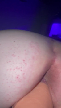 Tomando una polla monstruosa