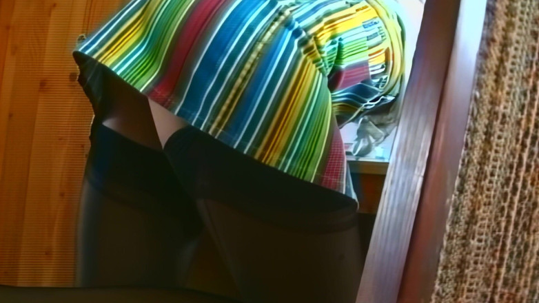 MMV Films: Hot Babes in Stcokings fica com tesão, masturba xoxotas peludas...