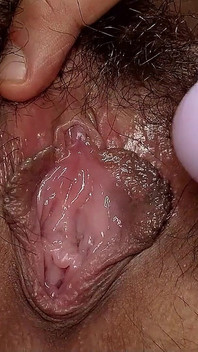 Asiatisches teen Mihono wurde beim Date im freien zu hause gefingert und bekam einen blowjob