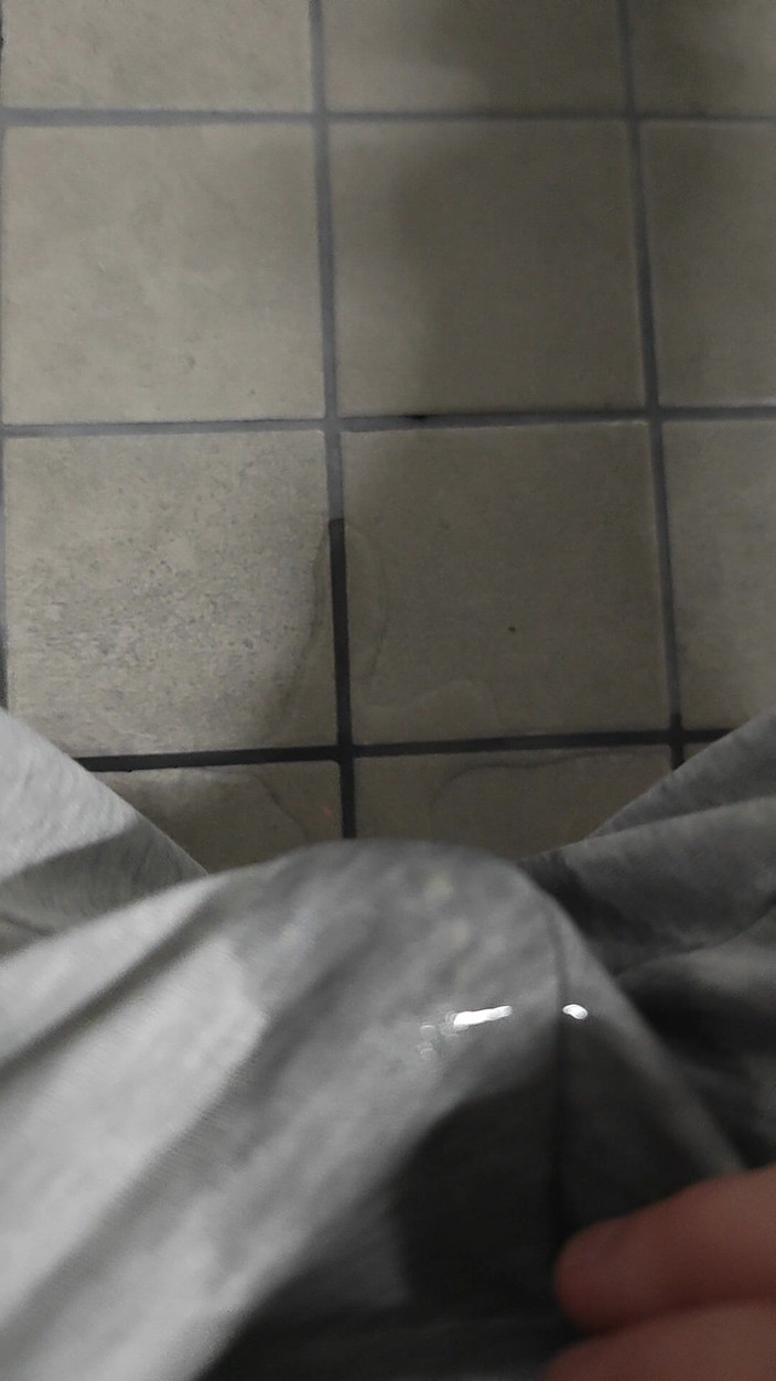 TwinkFelix: Kencing Saya Dengan Begitu Keluar, Bahawa Kaki Saya Mula Bergoyang