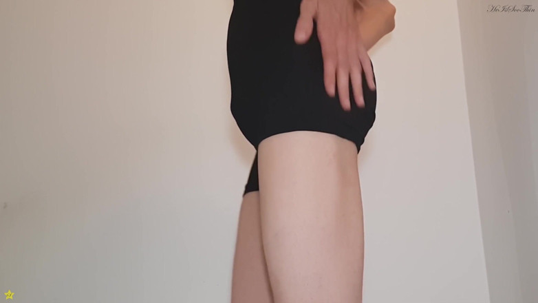 HeIsSooThin: Schwarze boyshorts anprobe