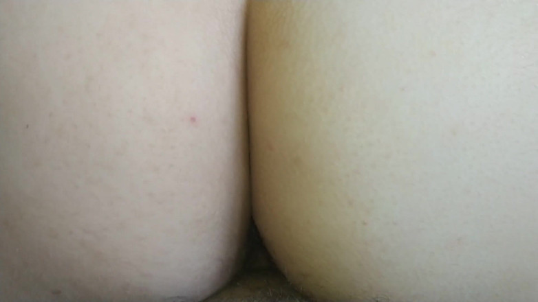 Milky Mari: Tiener met dikke kont wordt geneukt in een omgekeerde cowgirl...
