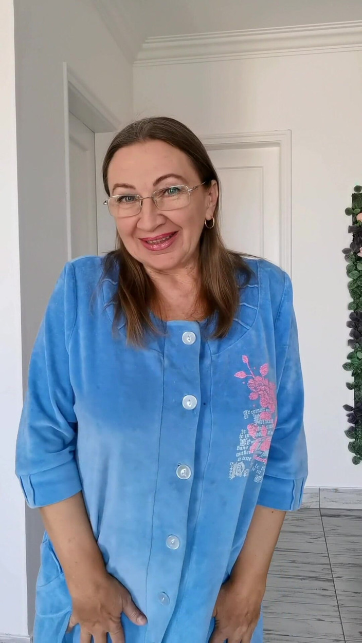 MariaOld: Büyük memeli nine üvey torunu baştan çıkarıyor. Rol.
