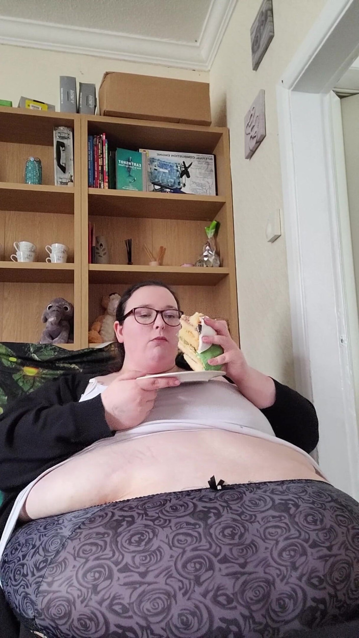 SSBBWLadyBrads: Mmm 케이크