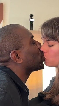 Cuck Tom yêu cầu tôi đụ vợ anh ấy Charly Miller với paola Dbn