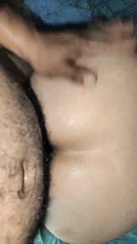 予期せぬ友人の訪問で、結局セックスを始めました