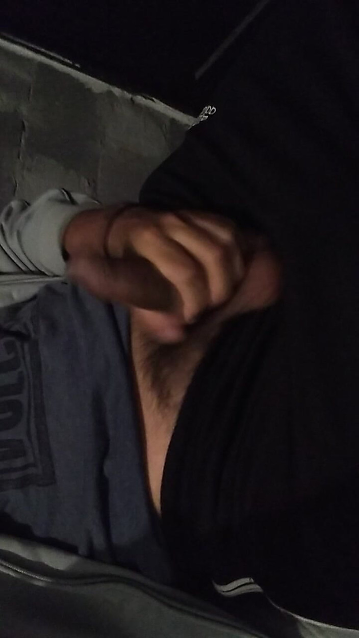 AlexAlejandro13: Duduk di sebelah kamar mandi yang terpasang