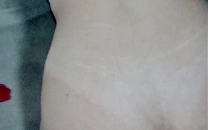 Date Real: 금발의 라티나 밀프 롤 오버하고 그녀의 엉덩이에 큰 자지를 가져옵니다. 격렬한 애널 섹스