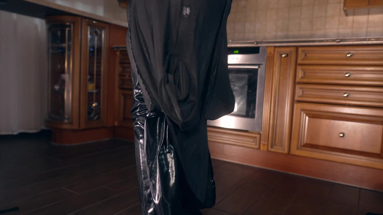 Luna Roulette: पुलिसकर्मी पकड़ा गया