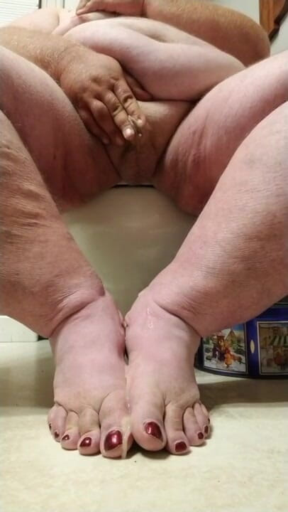 Chubby Bear: Glazed my feet