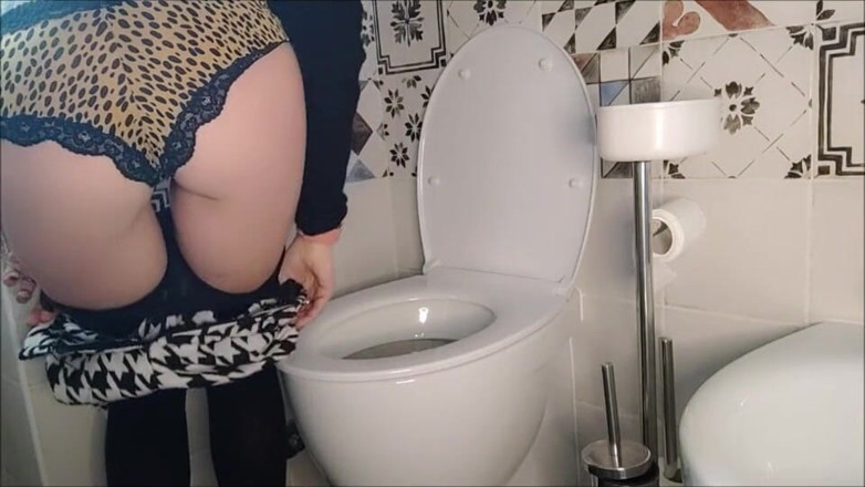 savannahamatoriale: Heet geluid van de wc