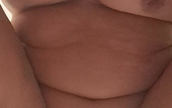 Mommy big hairy pussy: 熟女的底视图