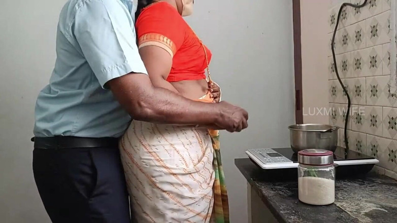 Luxmi Wife: Bank Manager Fucking Housewife in Saree for Loan Repayment