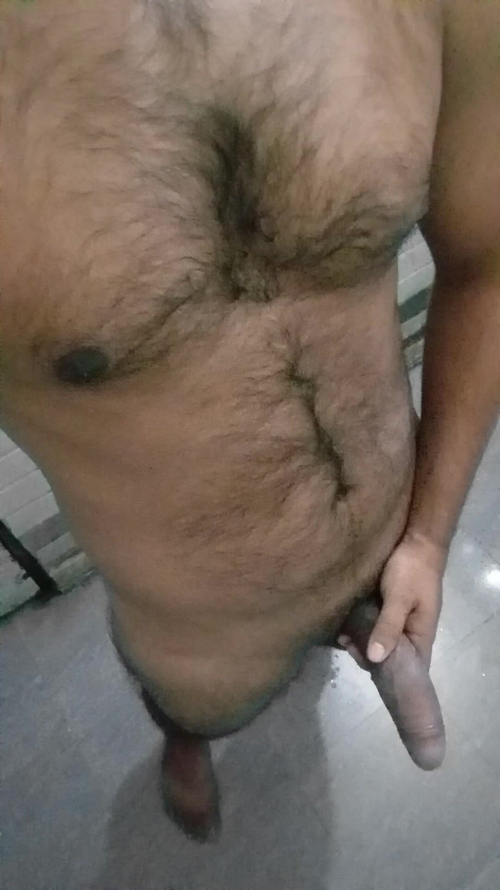 Raaz26d: Když jsem viděl kundičku kamarádovy manželky, masturboval v koupelně