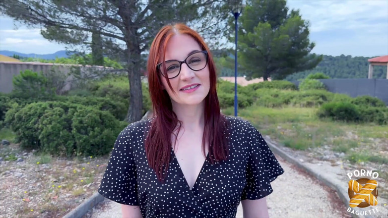 Porno Baguette: Lavyana, splendida rossa, vuole due la sbattano