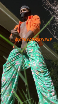 Kenactionfigur Busting a Big Ass Nut Outside the Trap House