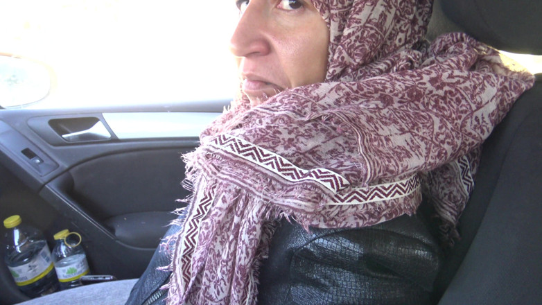 Souzan Halabi: Mulher muçulmana turca dá a um homem americano pervertido uma...